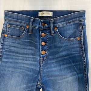 Madewell 10” button up skinny crop